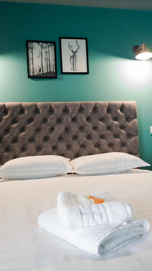 Villa Wild Rooms Jiet Exteriör bild
